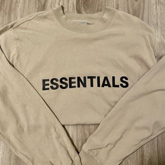ESSENTIALS Long Sleeve Tshirt - Picture 1 of 2